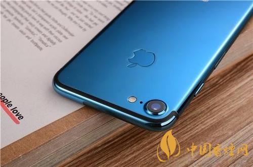 iphone12藍(lán)色好看嗎？ iphone12藍(lán)色和白色哪個(gè)好看？