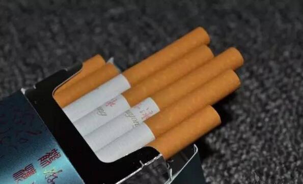 黃鶴樓游泳回歸，爺爺輩最喜愛的香煙品牌