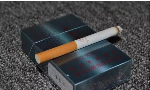黃鶴樓游泳回歸，爺爺輩最喜愛的香煙品牌